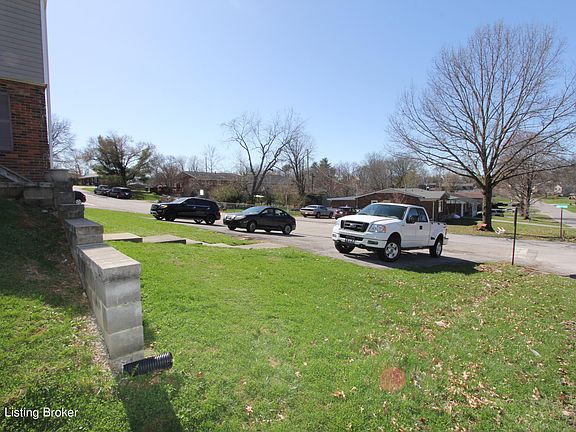 5th image of 107 Woodhill Ln