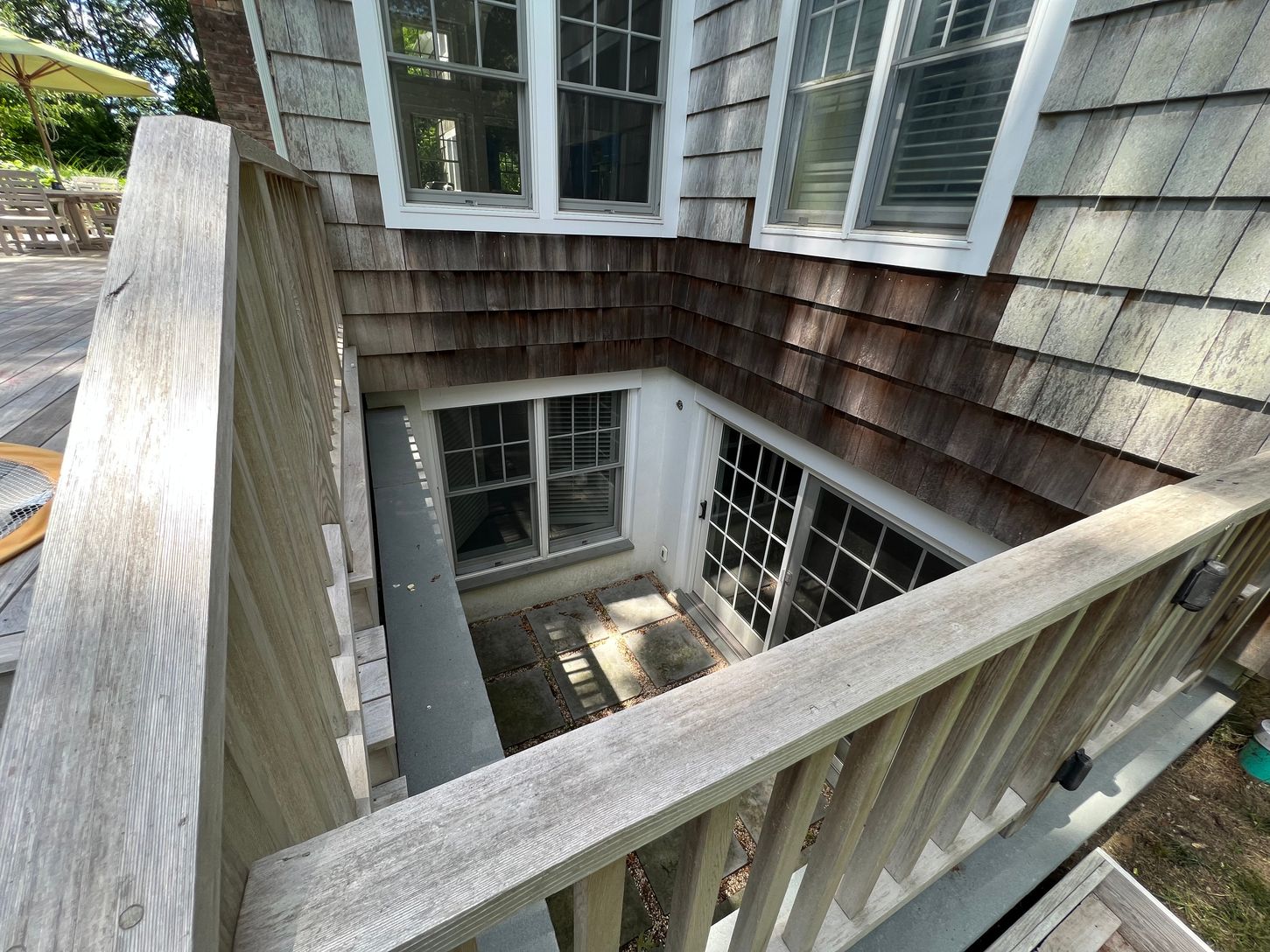  Egress for lower level