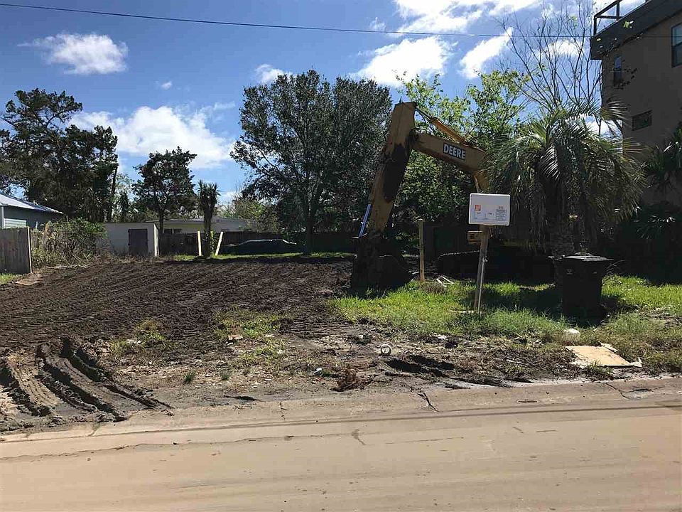 2nd image of 520 Arricola Ave