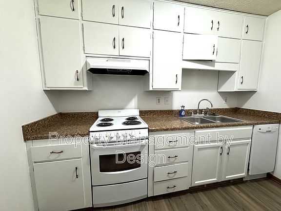 3rd image of 1033 5th St APT 2