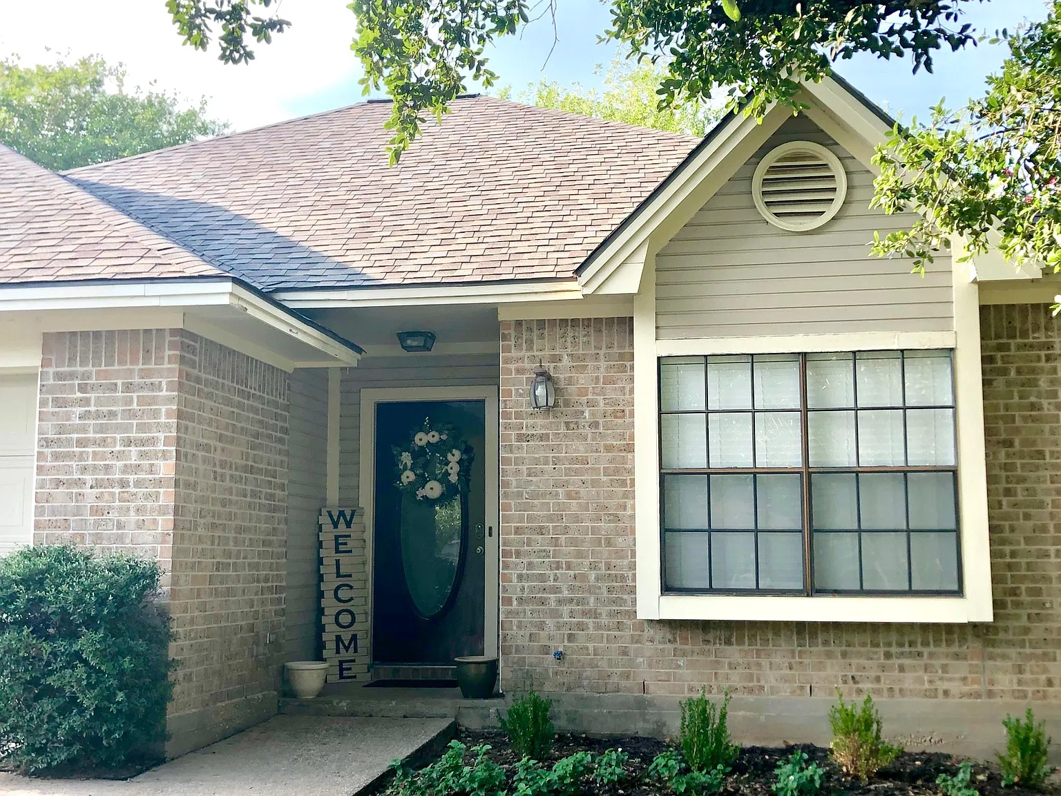 3 bed, 1386 sqft, $1,950 — Photo 1