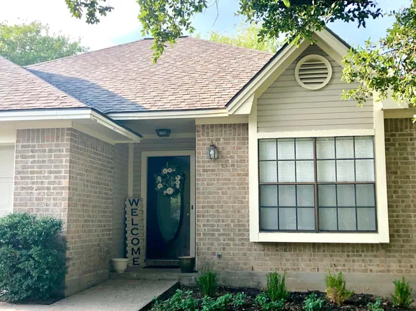 2006 Sandalwood Ln, Bryan, TX 77807