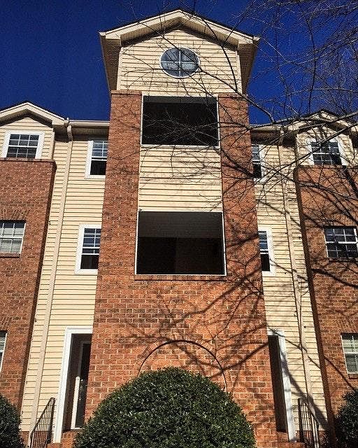 Bright & Cheary Stairways to Upper Levels