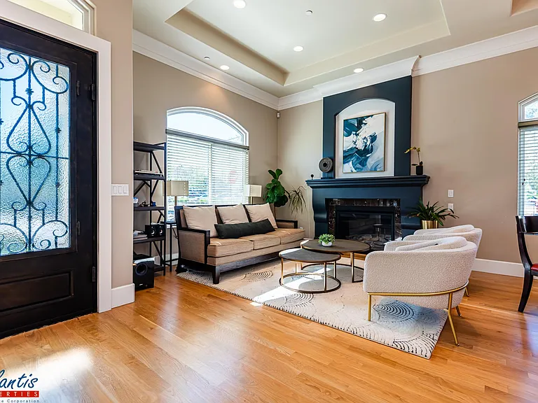 178 Martens Ave — Photo 3