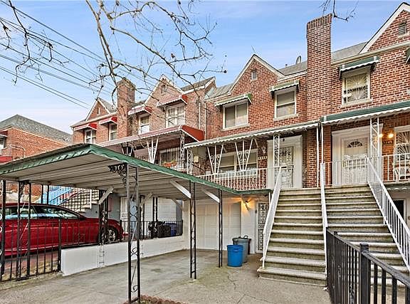 2nd image of 3243 Colden Ave