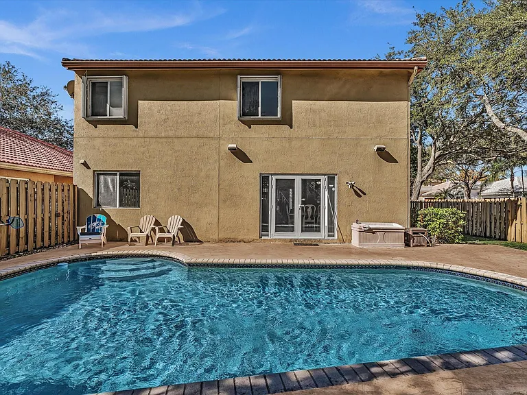 1449 Banyan Cir — Photo 22