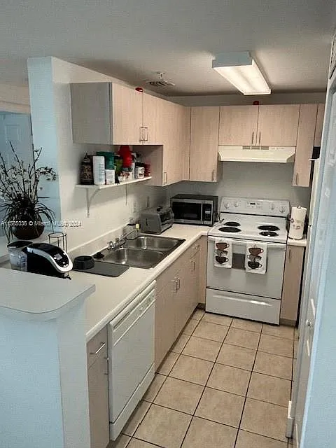 1 bed, 780 sqft, $2,300 — Photo 2
