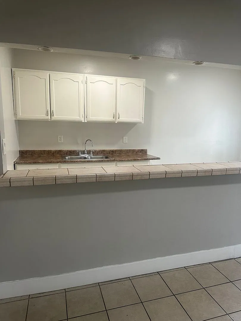 Studio, 1.0 bath, $1,279 — Photo 4