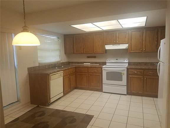 3rd image of 2935 Hickory Creek Dr