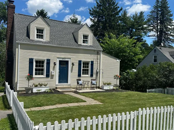 2012 Pleasant St, Bethel Park, PA 15102