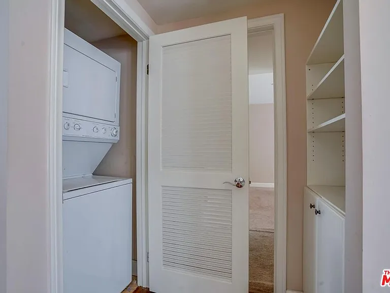 1522 Amherst Ave #402 — Photo 19