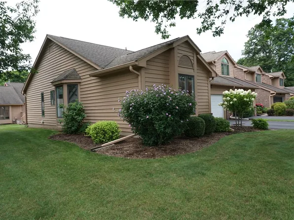 9 Whittlebury Dr, Rochester, NY 14612