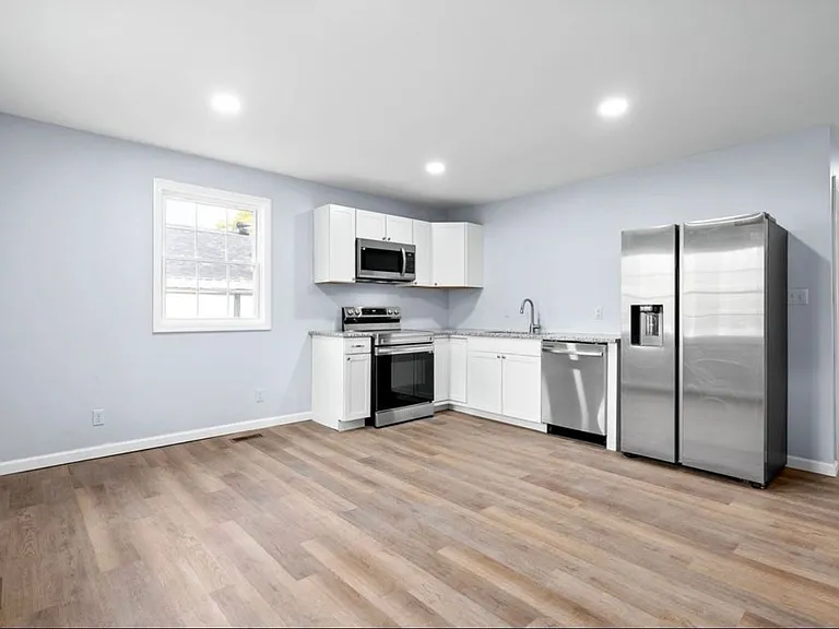 813 Central Ave #813 — Photo 5