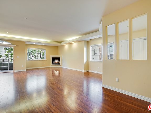3rd image of 1742 Federal Ave Unit 303
