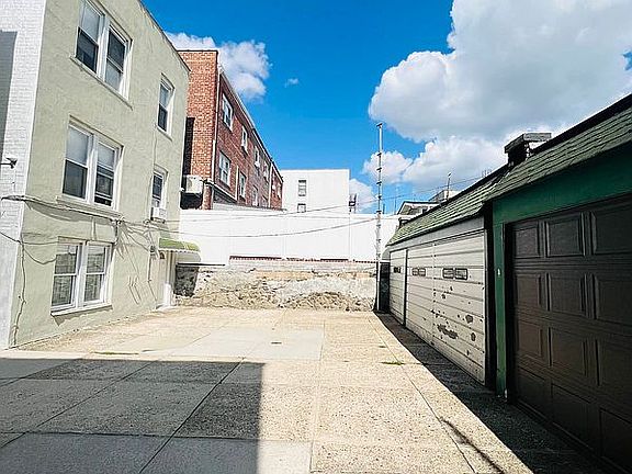 4th image of 28-41 46th St