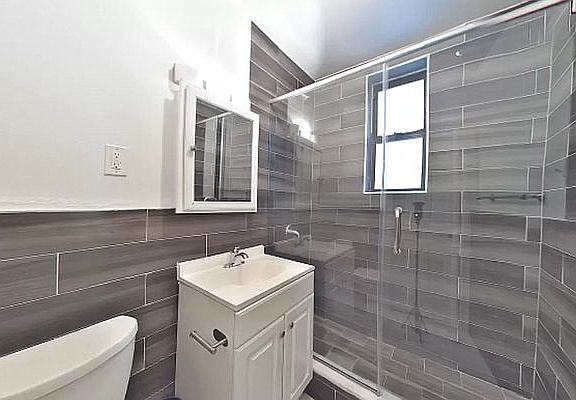 5th image of 102 W 79th St APT 4E