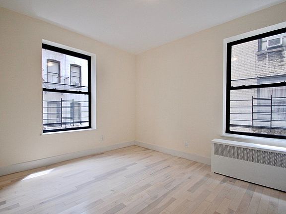 3rd image of 66 Saint Nicholas Pl APT A32