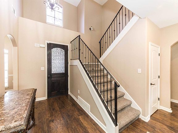 2nd image of 1430 Sawmill Creek Ln