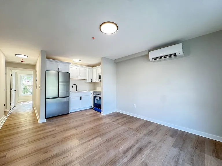 358 Campbell Ave — Photo 7