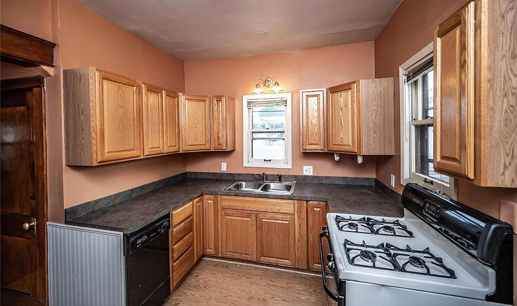 5 bed, $3,125 — Photo 4