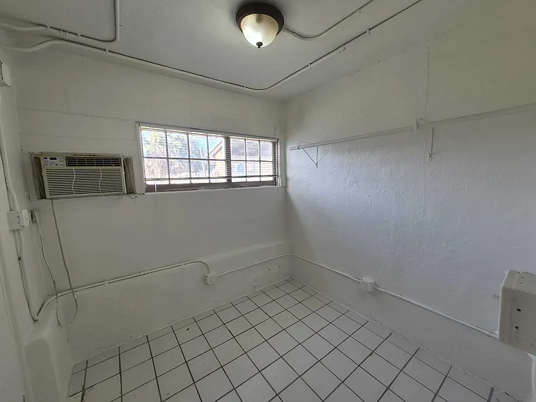 482 S 2nd Ave — Photo 8
