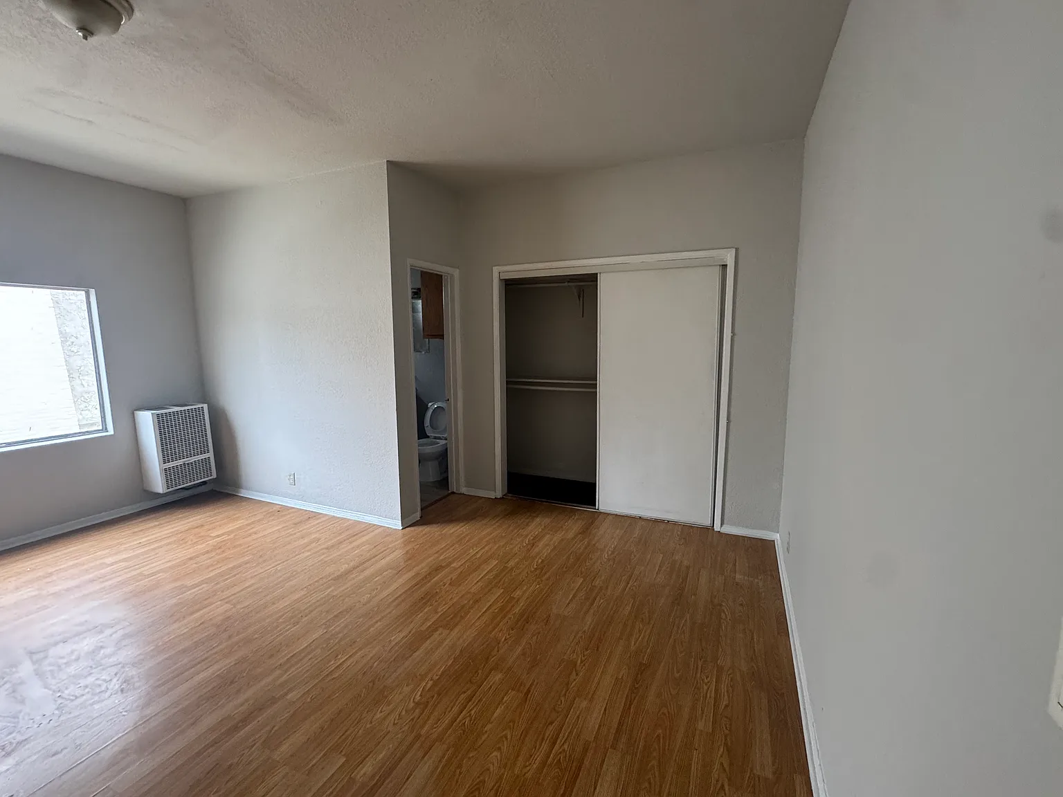 Studio, 650 sqft, $1,550 — Photo 2