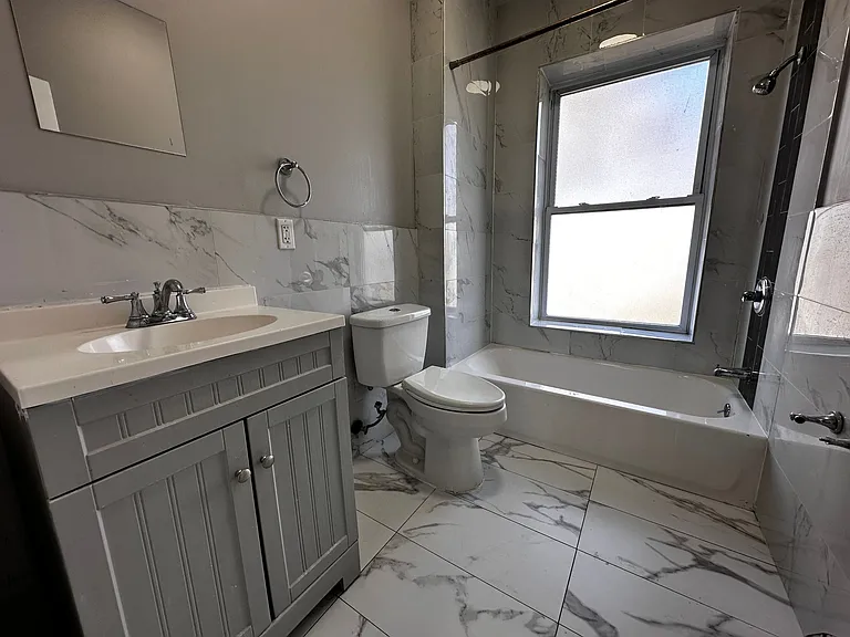 372 Forrest St #2E — Photo 15