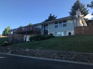 8 N 12th St, Selah, WA 98942