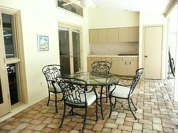 3rd image of 2815 Anderson Dr N
