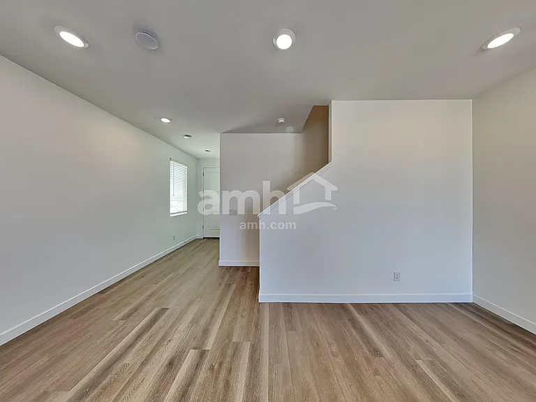 6294 W Calle Bilboa — Photo 7