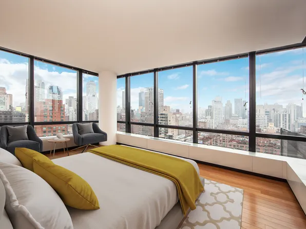420 East 61st Street 32E image 1 of 13