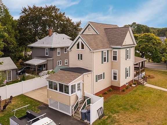4th image of 155 Essex St