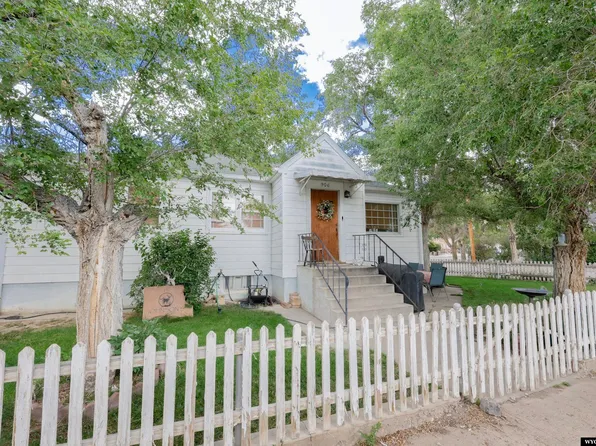 906 Ruby Pl, Rock Springs, WY 82901
