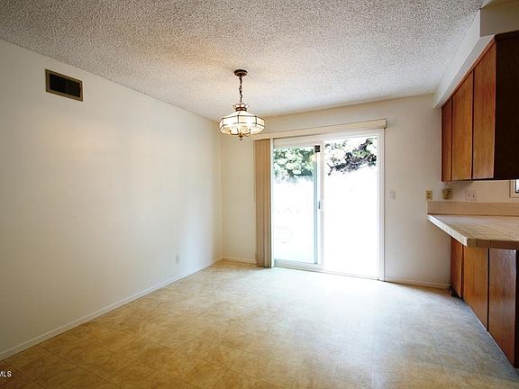 4th image of 1282 Swansea Ave