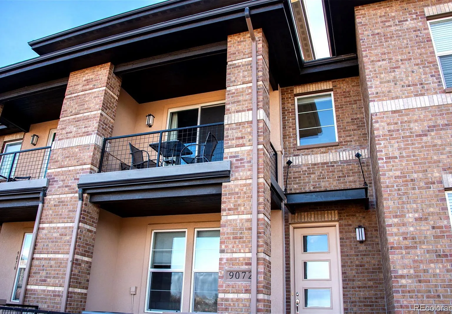 3 bed, 3.5 bath, 1892 sqft, $3,200 — Photo 1