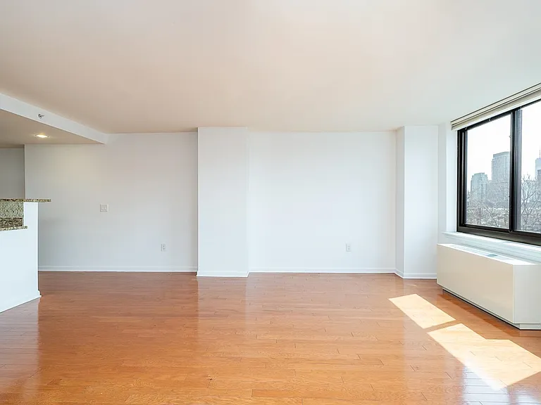 700 Grove St #8G — Photo 3