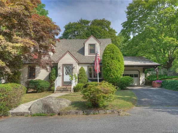 36 Mardie Ln, Groton, CT 06340