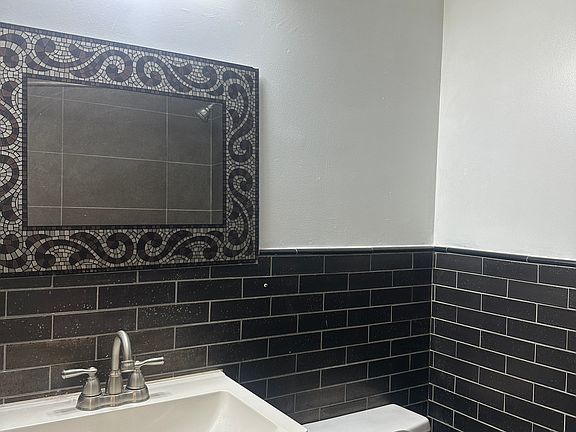 5th image of 84-128 Austin St Floor 1