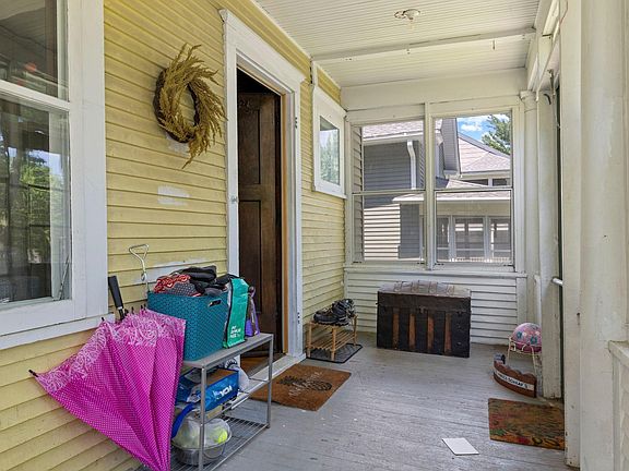 5th image of 553 Manomin Ave