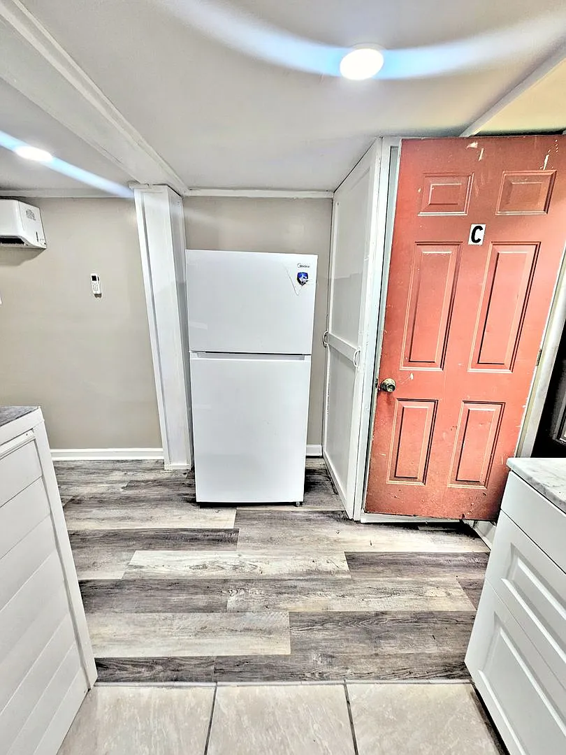 (MAH-4) 614 3rd Ave — Photo 3