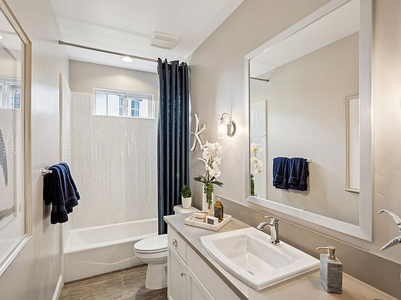 Villosa at Sea Haven Ribera Model Marina, CA