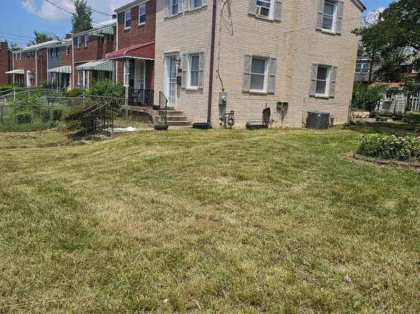 4360 G St SE, Washington, DC 20019