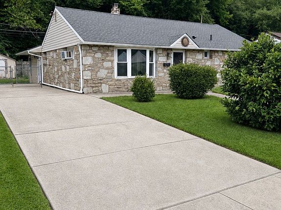 4th image of 2515 Woodlawn Dr