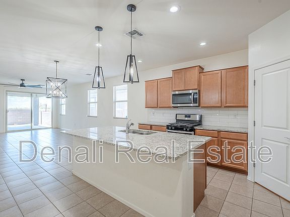 4th image of 10651 W Chestnut St