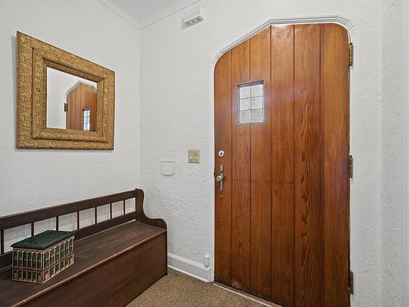 3rd image of 2763 Bronson Blvd