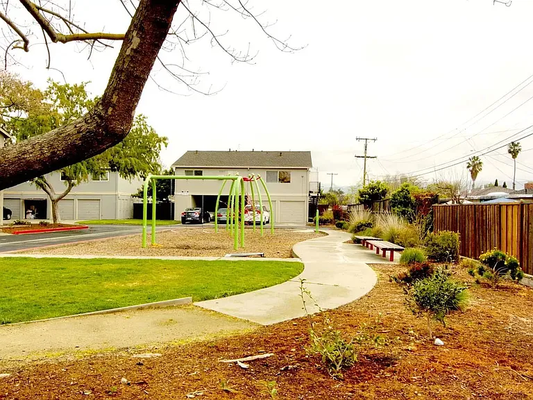 340 Rio Verde Pl #1 — Photo 16