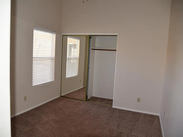 9329 E Corrine Dr — Photo 7