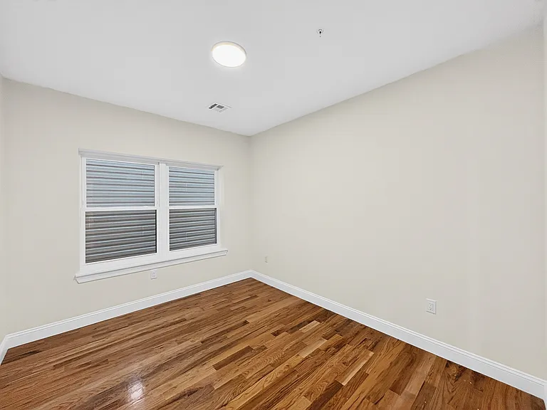 270 Hunterdon St #2 — Photo 6