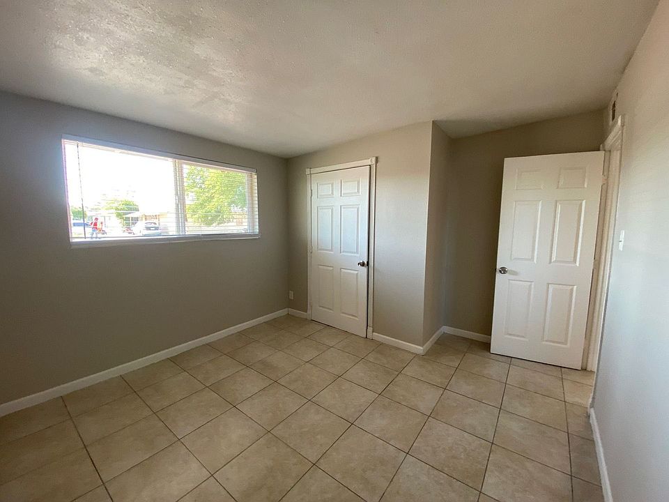 Las Palmas Apartments - 1010 & 1012 S Smith St Tempe AZ | Zillow