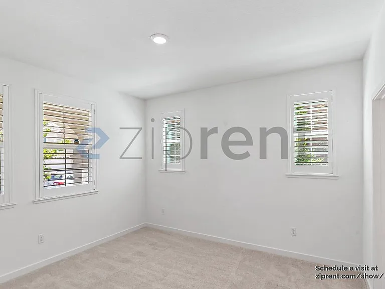 350 E Huntley Ave — Photo 19